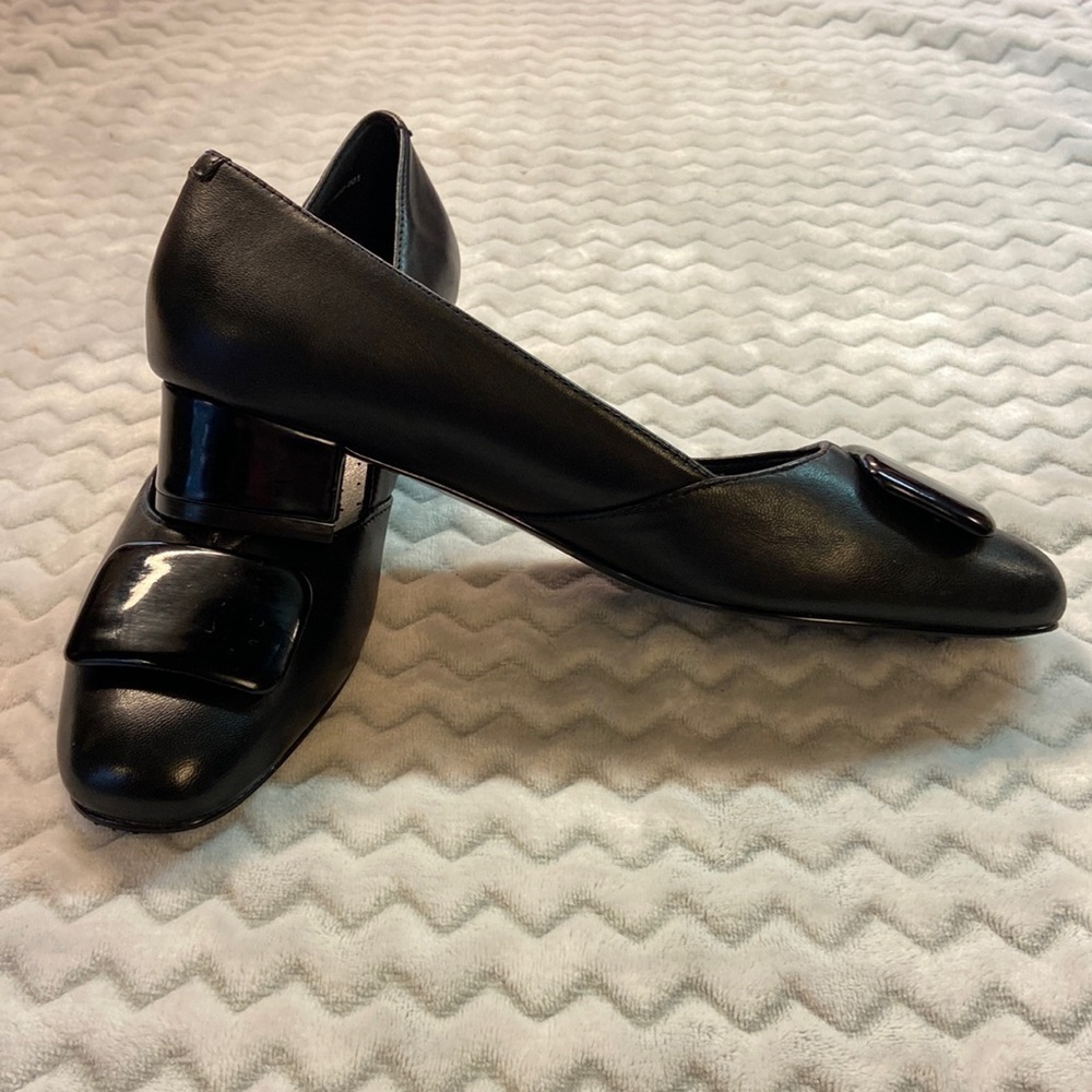 Trotters Loafer 1” Heel in 6.5 Narrow.
